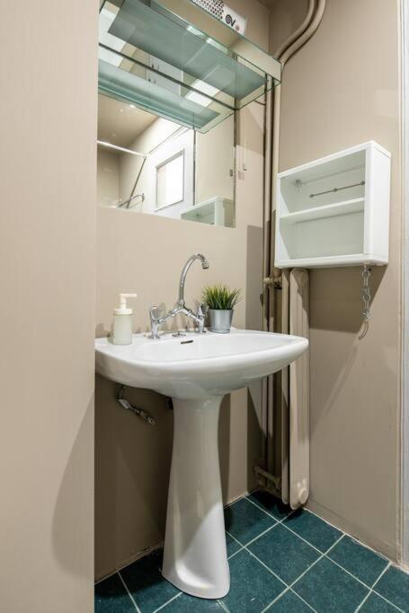 Tranquility Downtown Athens Apartment Luaran gambar